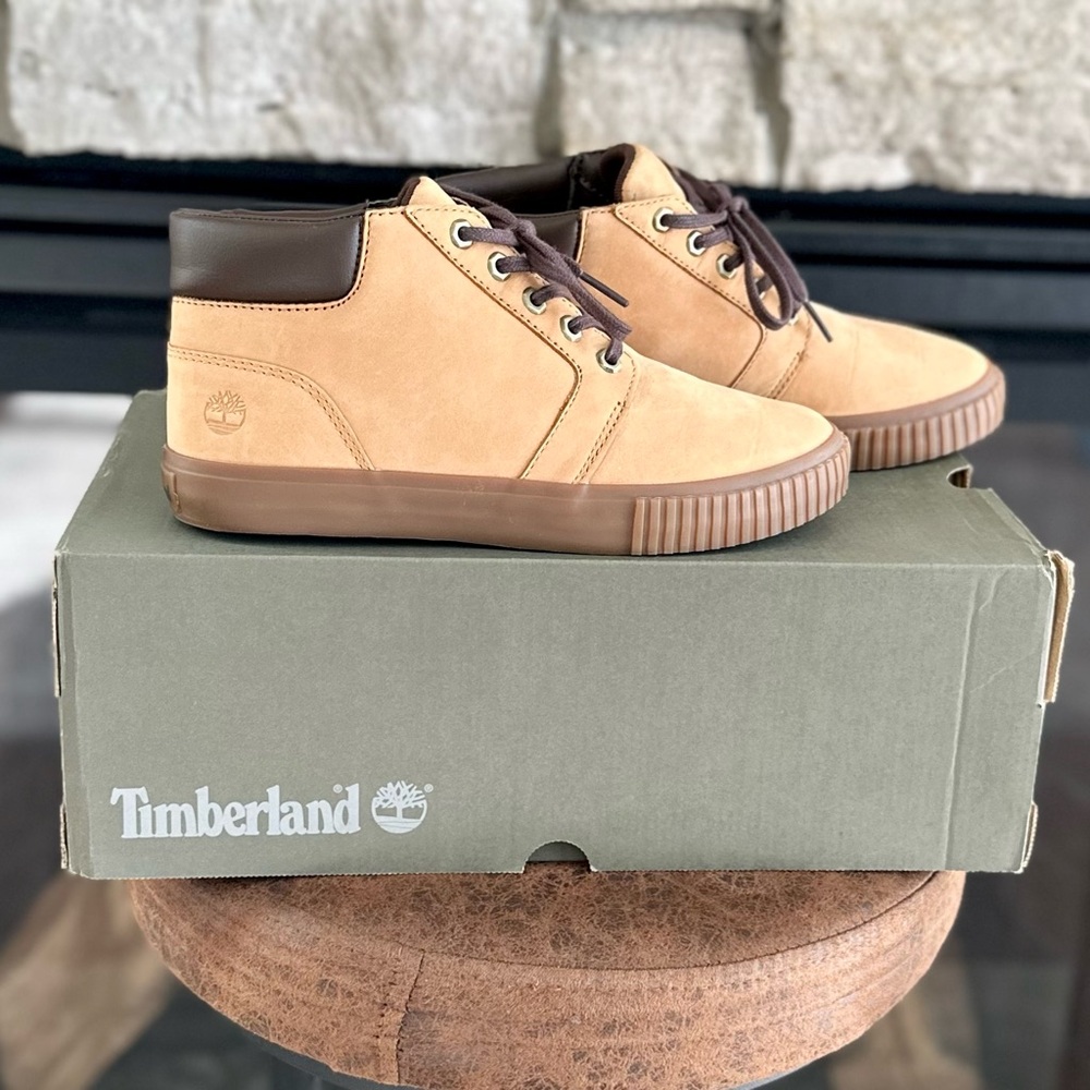 Timberland Skyla Bay Chukka Wheat Nubuck Leather Ankle Boots size 7M LIKE NEW